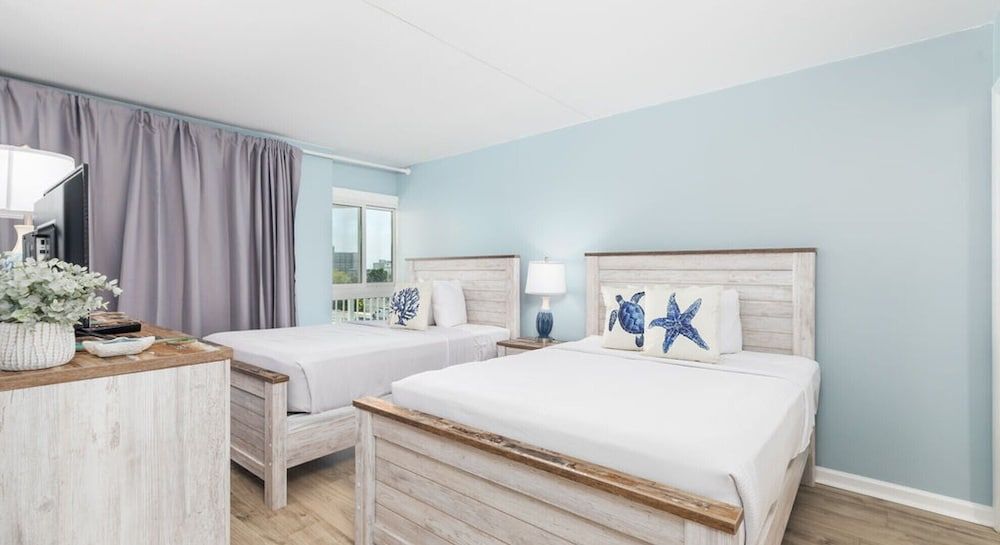 undefined Bay Club Resort by Coolvacay 7