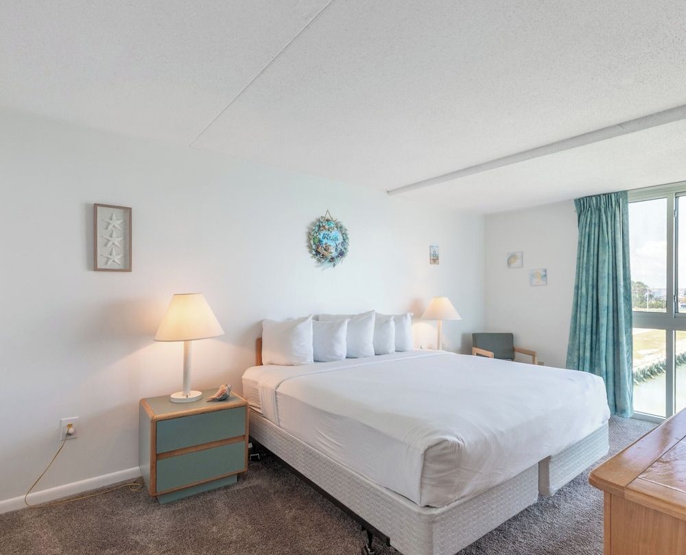 Standard Condo, 2 Bedrooms, Bay View