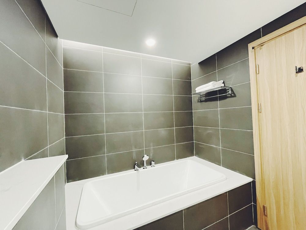 Lunetta Serviced Apartment Comfort Apartment, 2 Bedrooms, City View, Tower 14