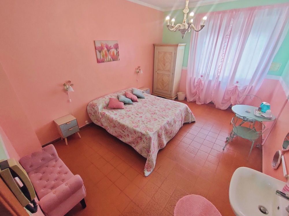Double or Twin Room, Shared Bathroom