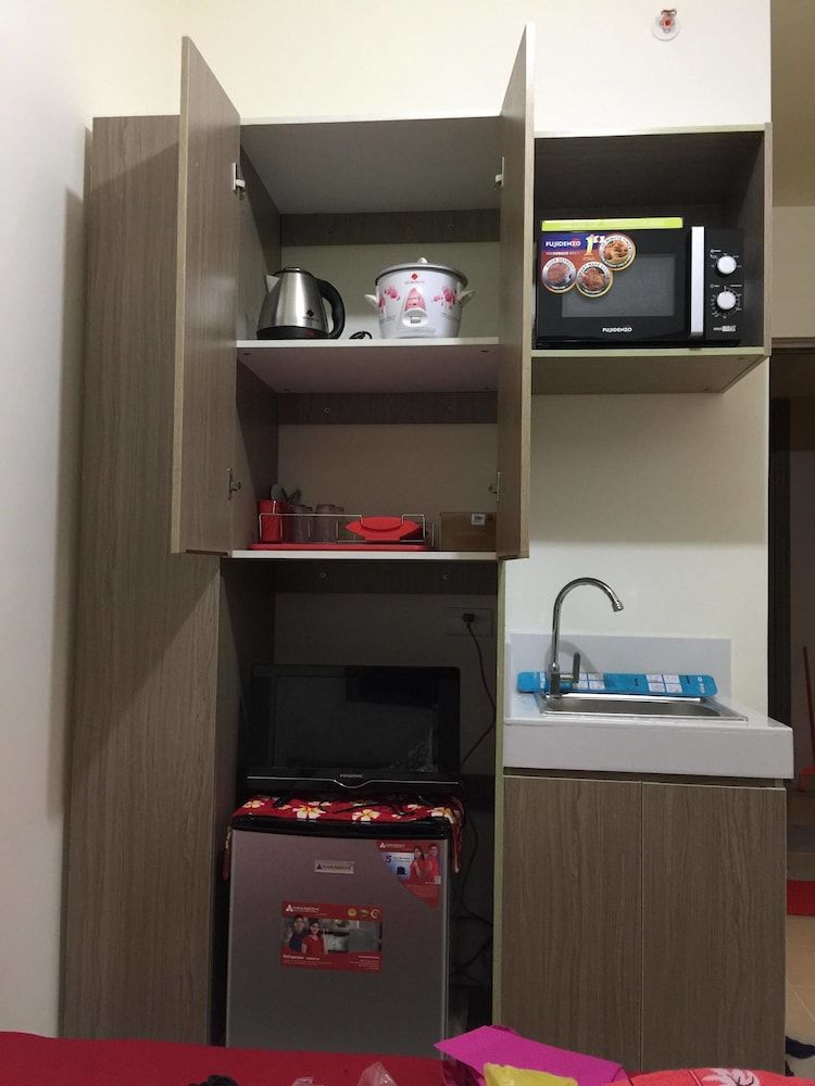 Urban deca graceysplace Deluxe Condo 6