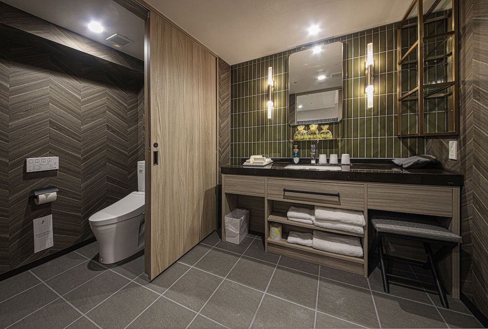 Spa World Deluxe Twin Room, Non Smoking 2