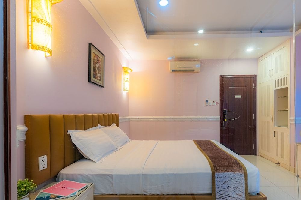 Fortune 1127 Central Hotel Deluxe Double Room, 1 Queen Bed, Non Smoking 8