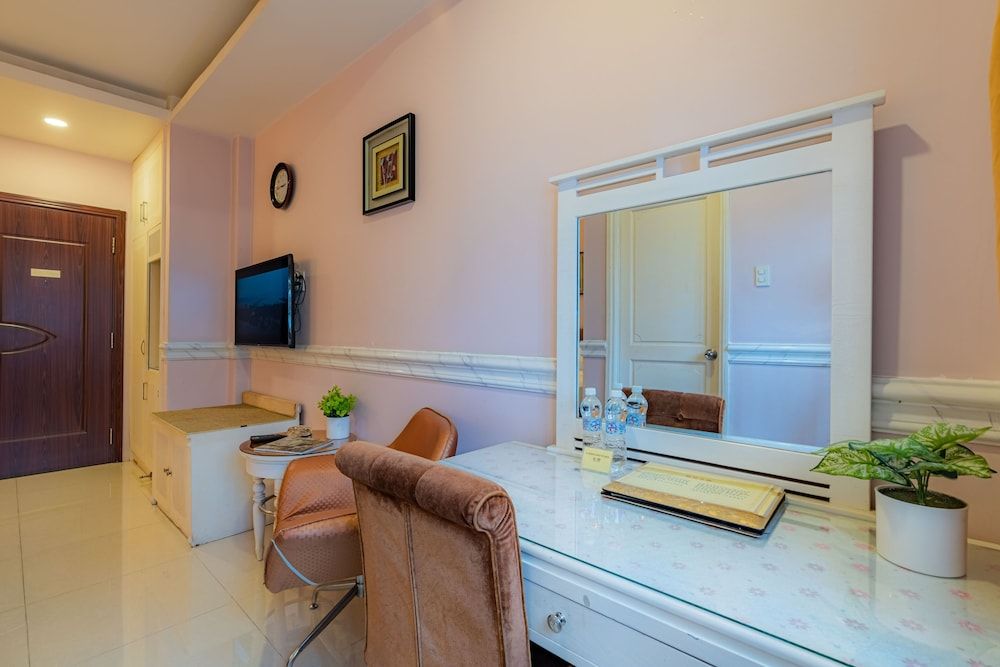 Fortune 1127 Central Hotel Deluxe Double Room, 1 Queen Bed, Non Smoking 17