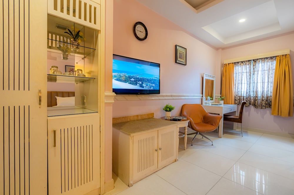 Fortune 1127 Central Hotel Deluxe Double Room, 1 Queen Bed, Non Smoking 19