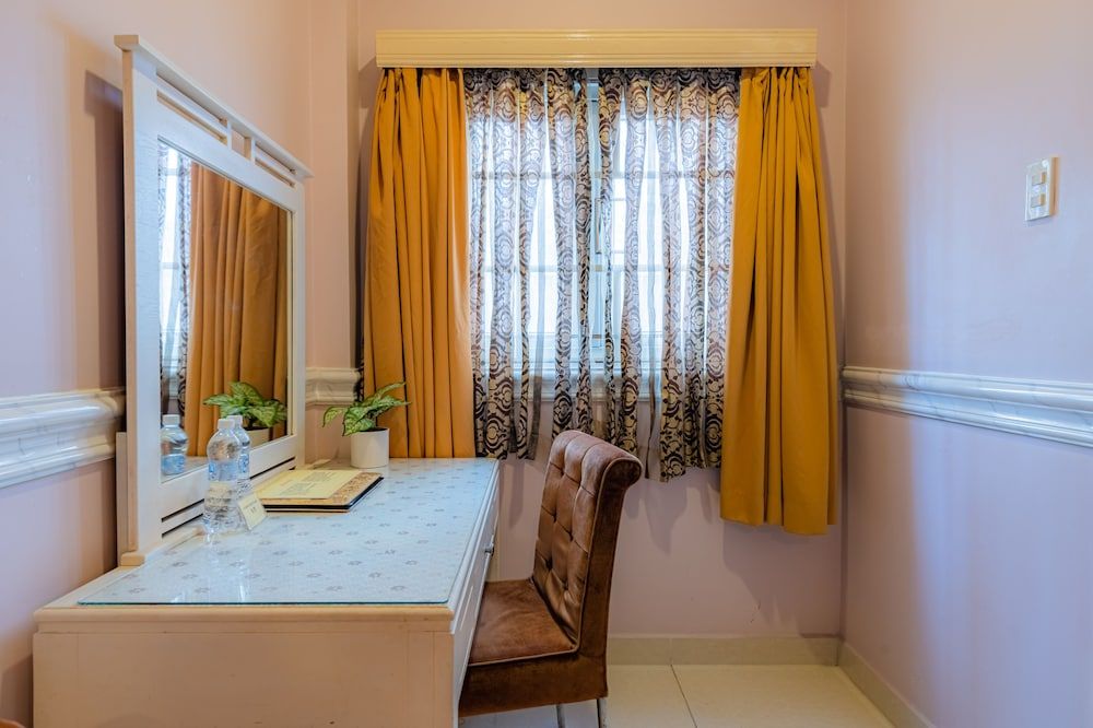 Fortune 1127 Central Hotel Deluxe Double Room, 1 Queen Bed, Non Smoking 13