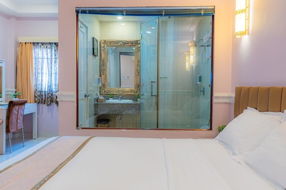 Fortune 1127 Central Hotel Deluxe Double Room, 1 Queen Bed, Non Smoking 6