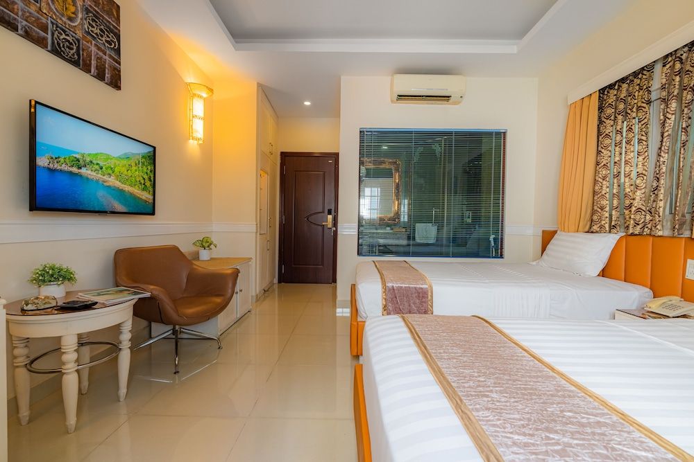 Fortune 1127 Central Hotel Deluxe Double Room, 1 Queen Bed, Non Smoking 7