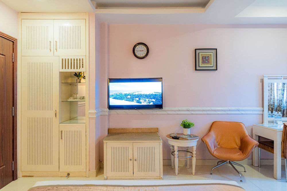 Fortune 1127 Central Hotel Deluxe Double Room, 1 Queen Bed, Non Smoking 18