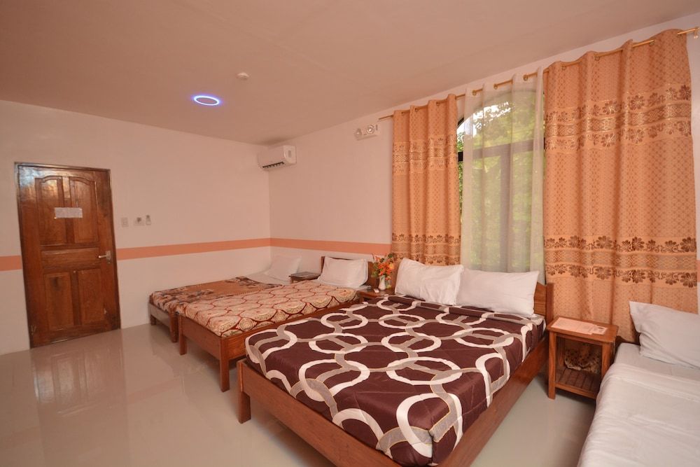 Family Room, Multiple Beds