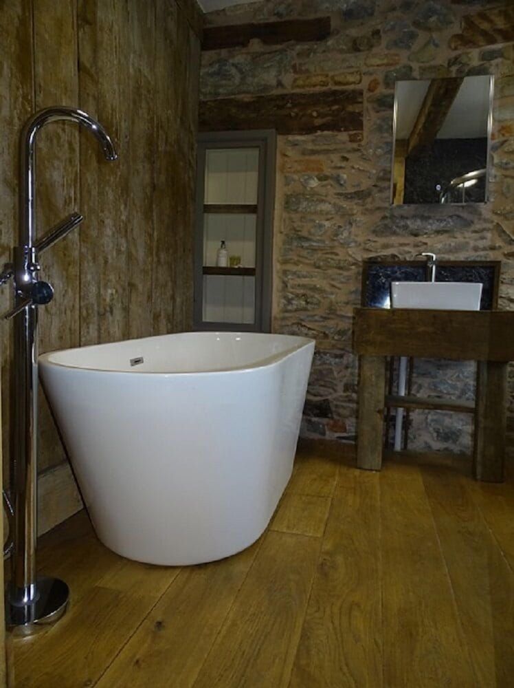 Cann Office Hotel Deluxe Double Room, Bathtub 7