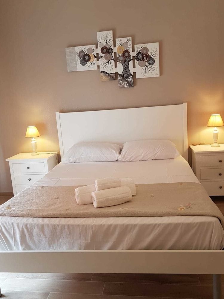 Royal House Double Room, Balcony, City View (Left side) 3