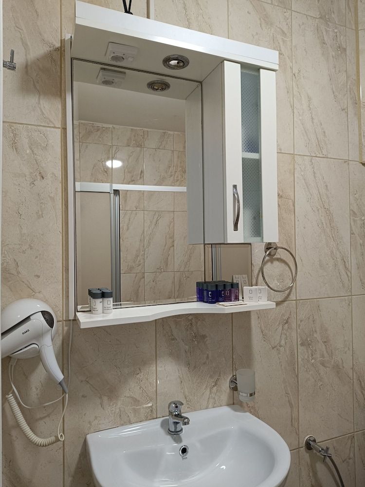 HOTEL EFZEN STANDART CIFT KISILIK ODA 11