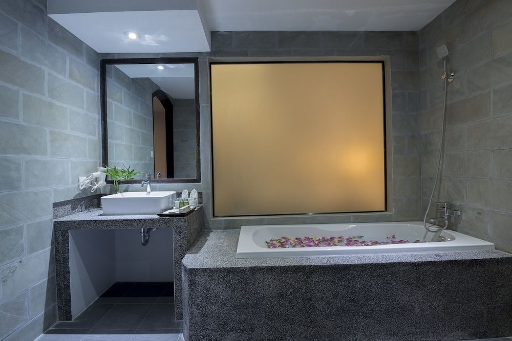 The Cyclo Residence Suite Family Suite Connecting Room with Balcony - Free Pick Up 6