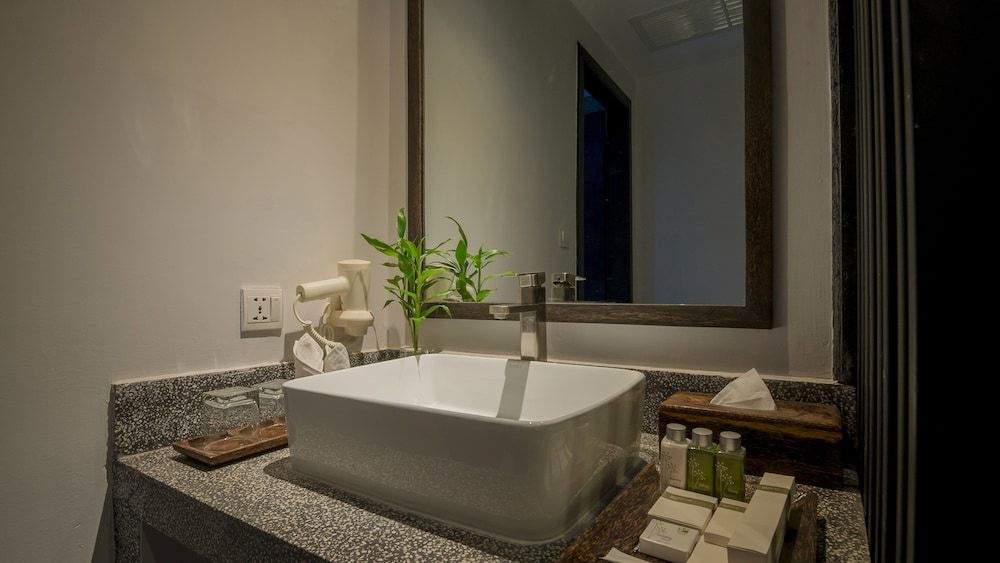 The Cyclo Residence Suite Deluxe Double or Twin Room - Free Pick Up 7