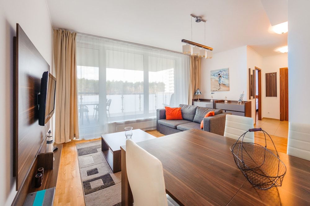 Apartment (252)