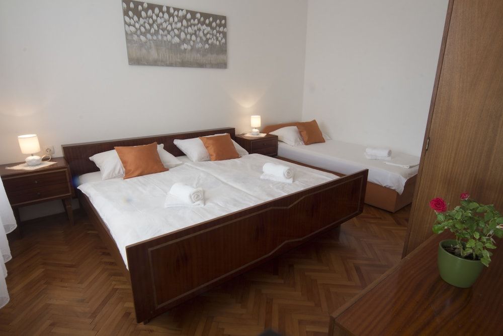 undefined Ema Sun Apartment 6