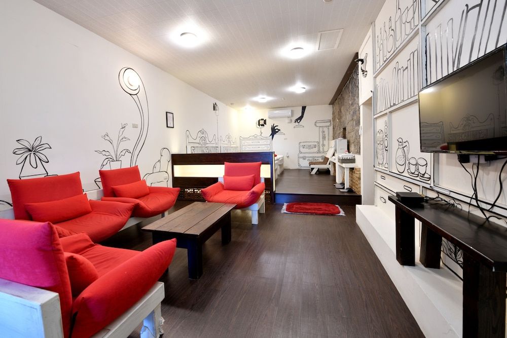 undefined Windsor's Han-Guan B&B 6