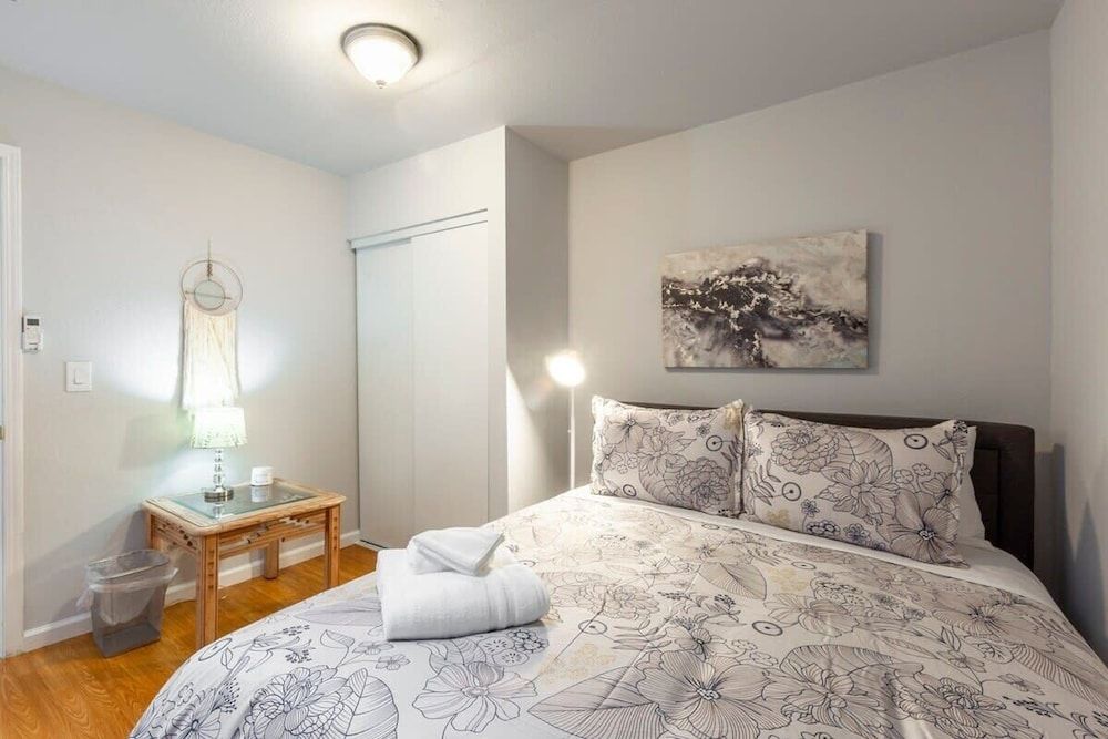 House (2 Bedrooms)
