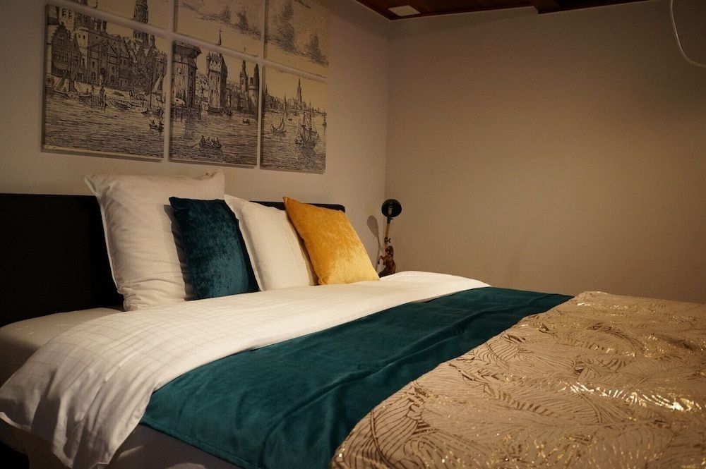 Deluxe Spanish Penthouse Suite
