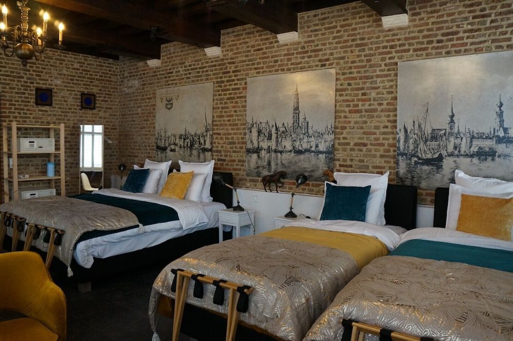 Charming Suites Jan Zonder Vrees Luxurious Holy Roman Empire Suite 3