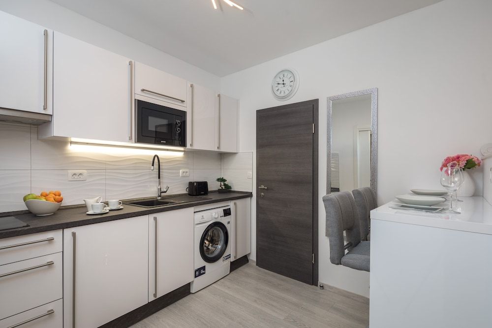 Luxury Studios & Rooms Seven Deluxe Studio (2 guests) 8