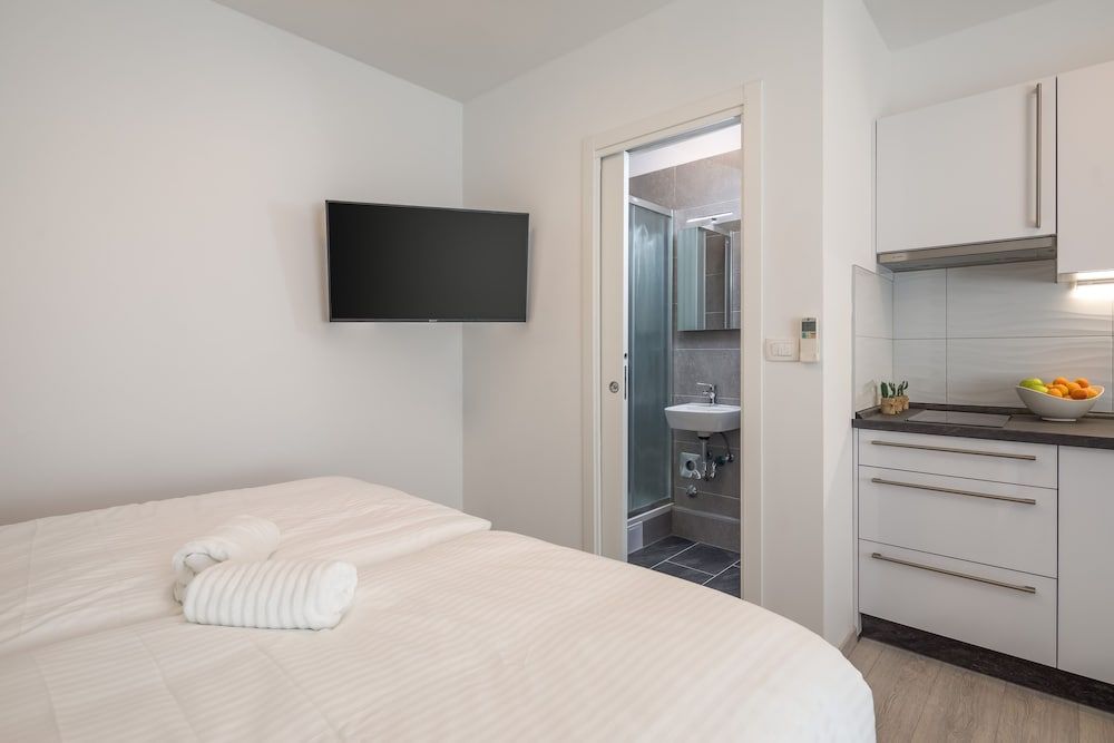 undefined Luxury Studios & Rooms Seven 5
