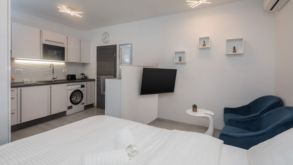 Luxury Studios & Rooms Seven Deluxe Studio (2 guests) 3