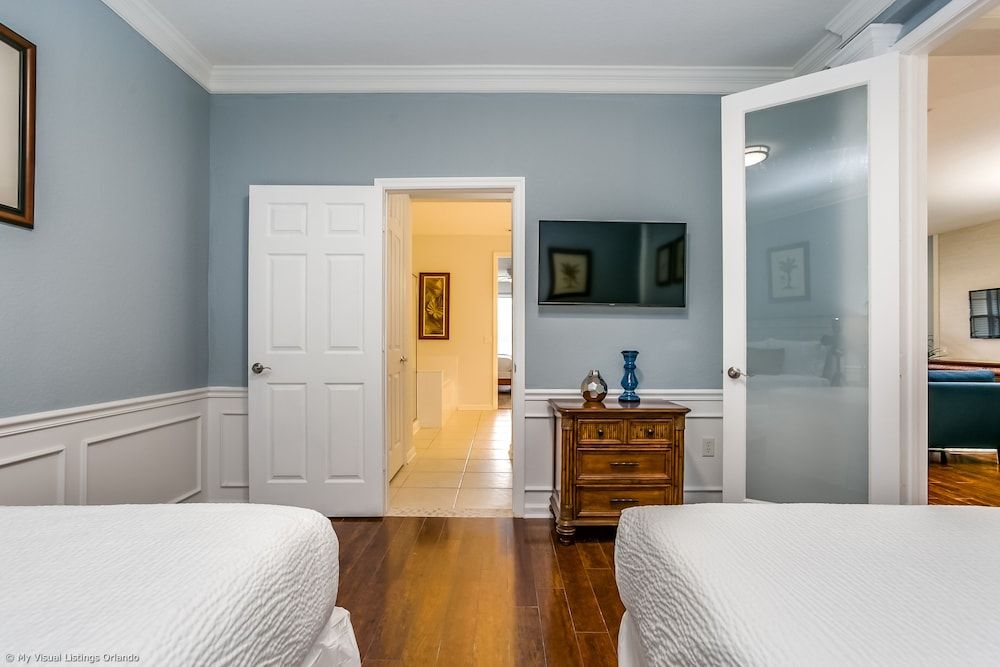 Freshly Remodeled Vista Cay Condo Near Disney! Apartment (3 Bedrooms) 4