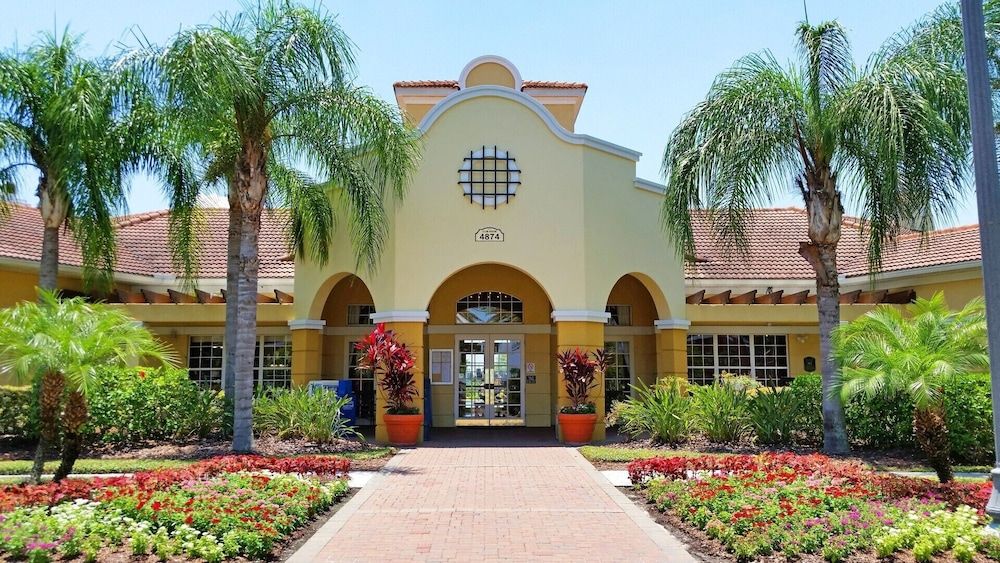 undefined Freshly Remodeled Vista Cay Condo Near Disney! 3