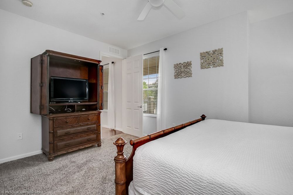 Freshly Remodeled Vista Cay Condo Near Disney! Apartment (3 Bedrooms) 2