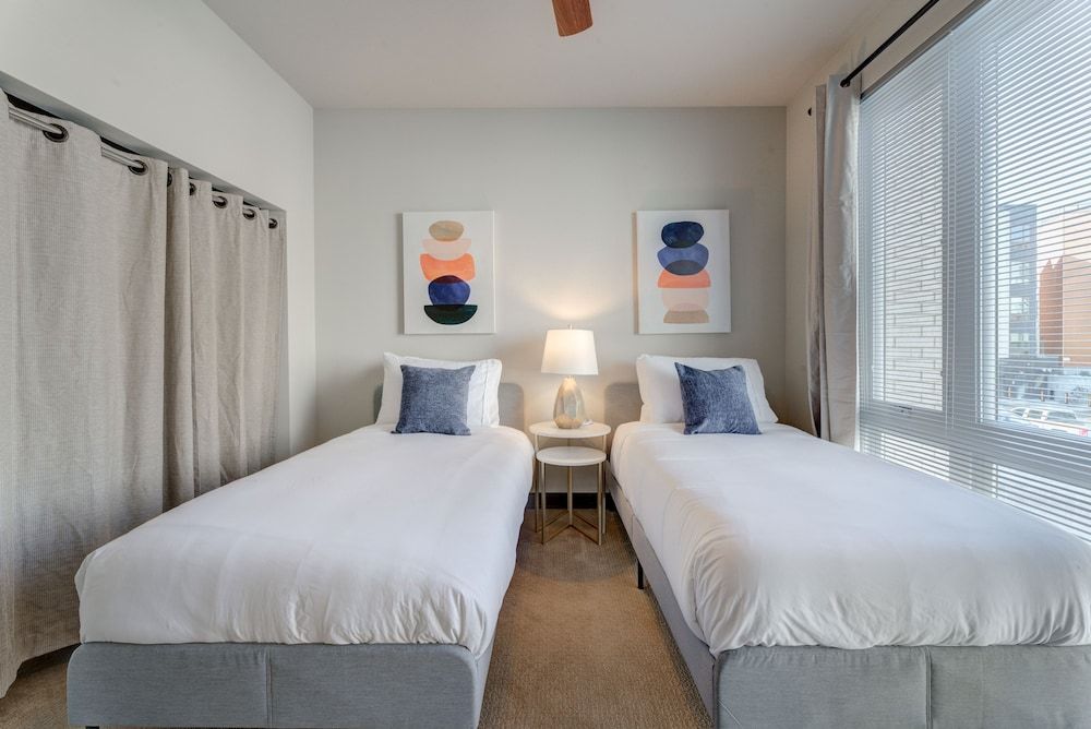 Kasa Westown Milwaukee Family Apartment, 2 Bedrooms, Non Smoking, 2 Bathrooms (Self Check-in with Virtual Front Desk) 5