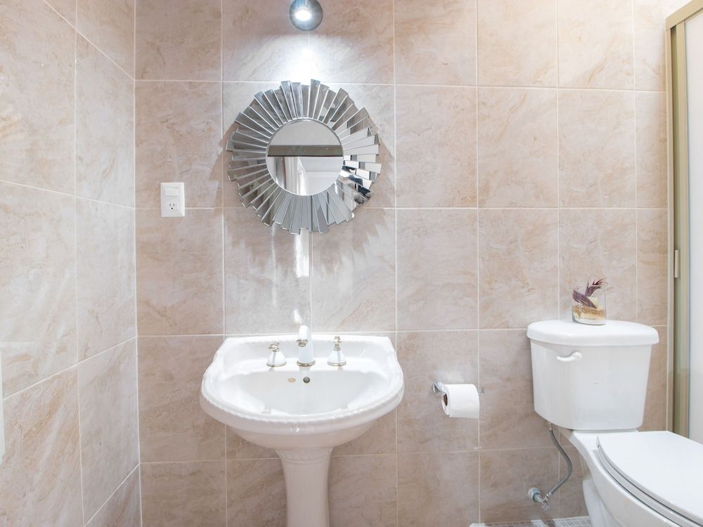 Capital O Hotel San Jose, San Luis PotosÃ­ Standard Room, 2 Twin Beds 4