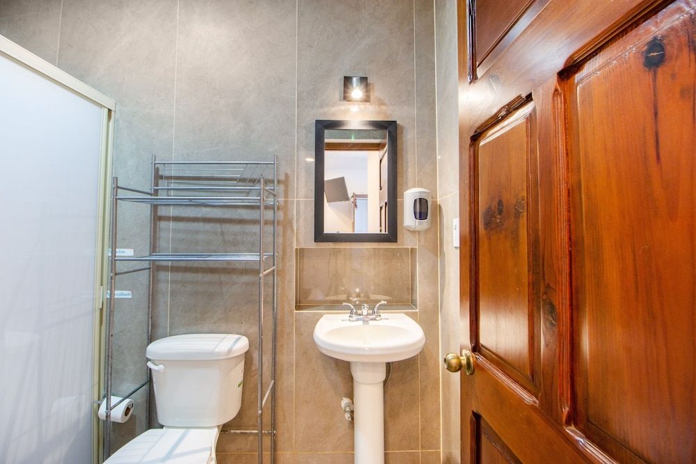 Capital O Hotel San Jose, San Luis PotosÃ­ Standard Room 6