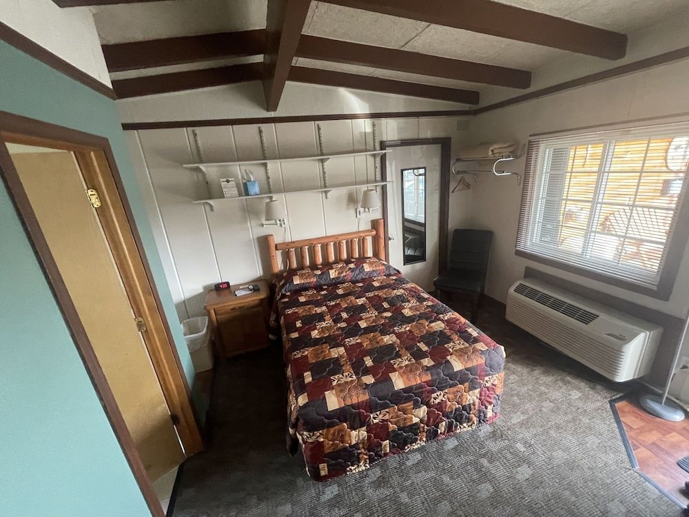 OLDE MILL INN OF CLARKSTON Standard Room 13