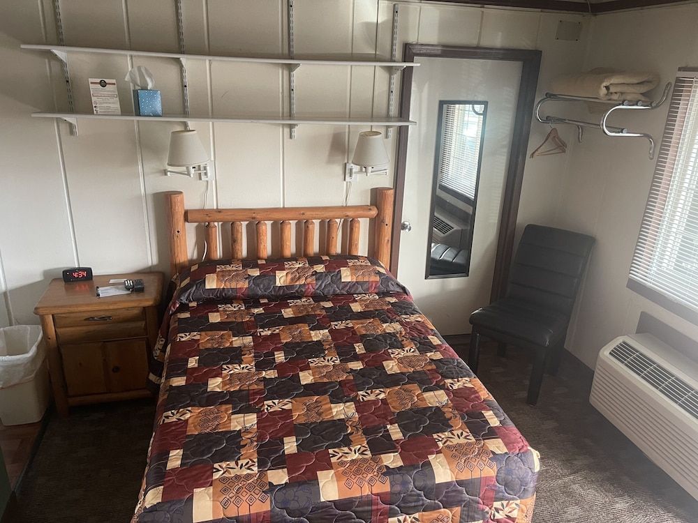 OLDE MILL INN OF CLARKSTON Standard Room 17