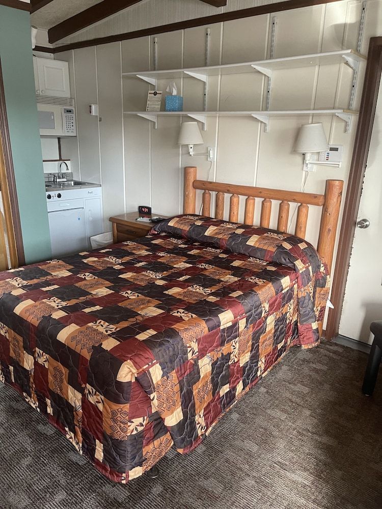 OLDE MILL INN OF CLARKSTON Standard Room 15