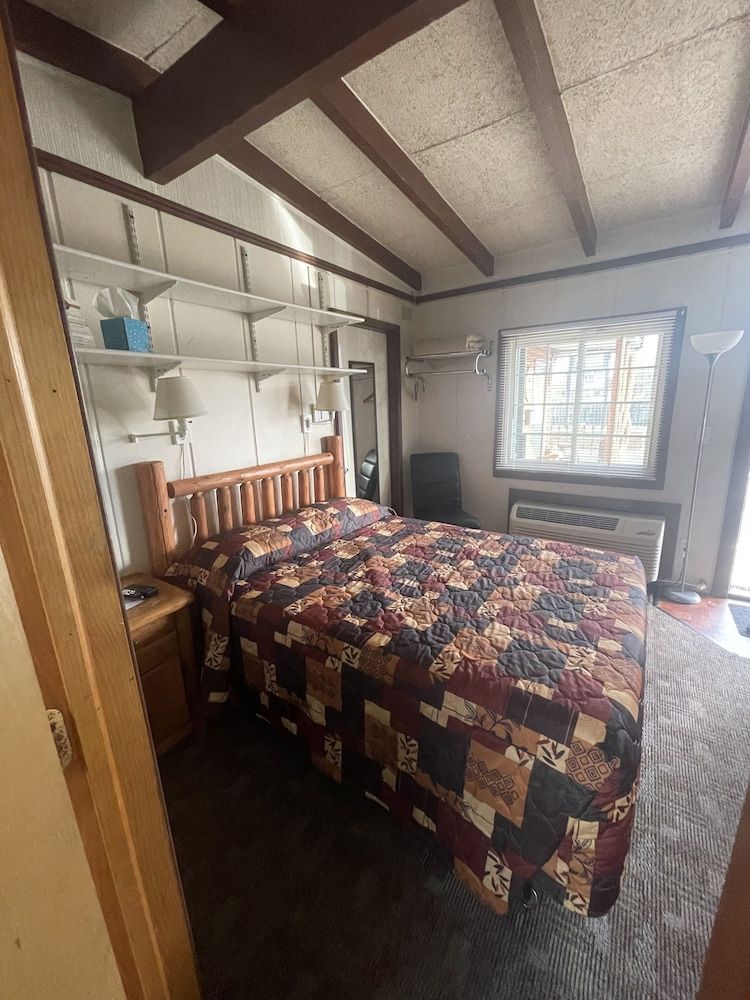 OLDE MILL INN OF CLARKSTON Standard Room 14