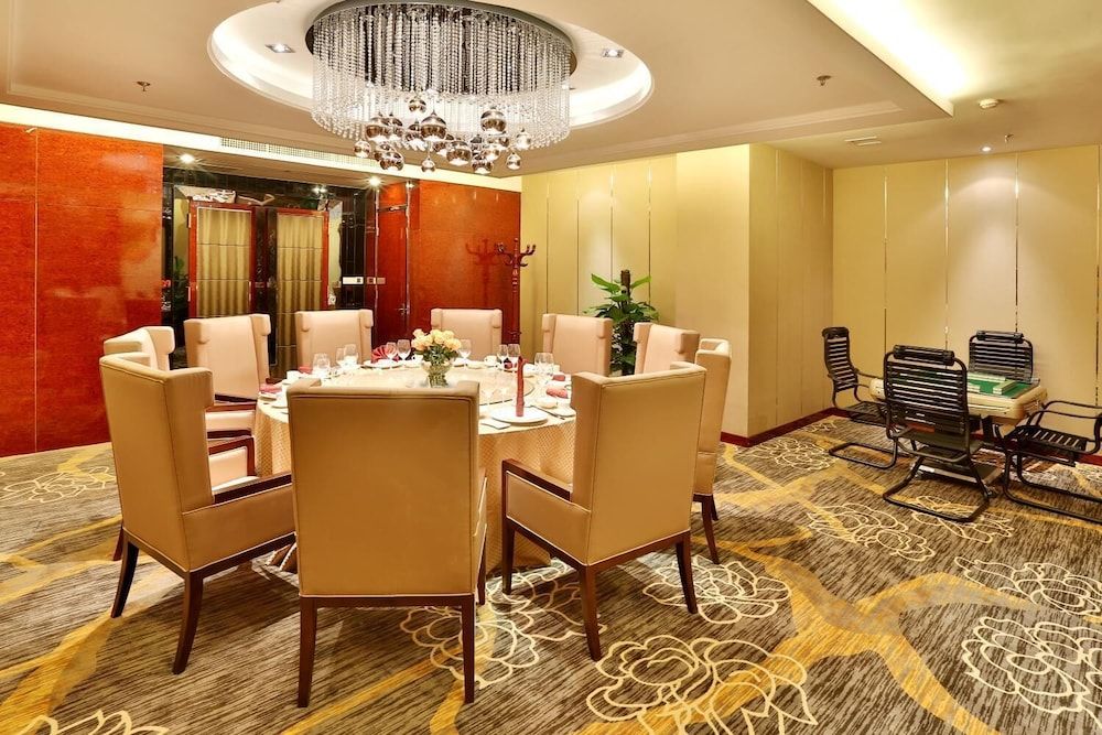 undefined Minshan Yuanlin Grand Hotel 8