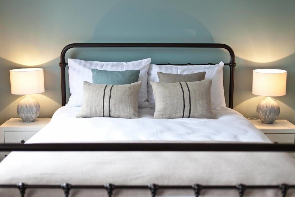 Bath Arms Hotel Double Room 4