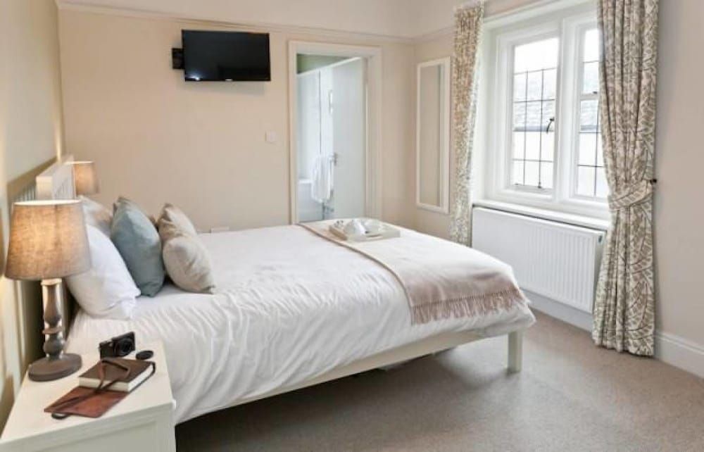 Bath Arms Hotel Double Room 2