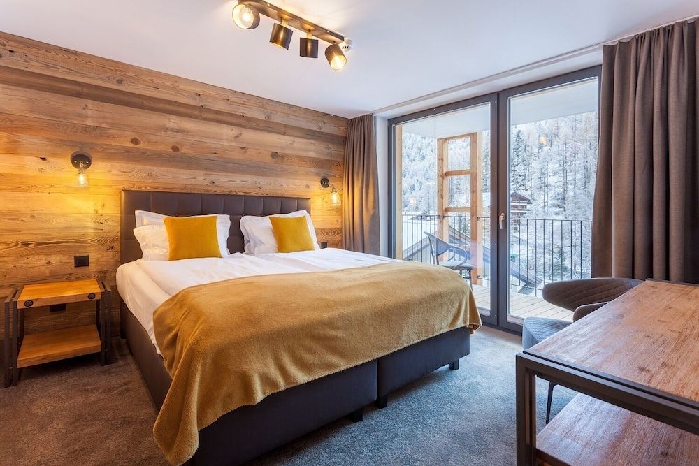undefined 22 Summits Apartments 4