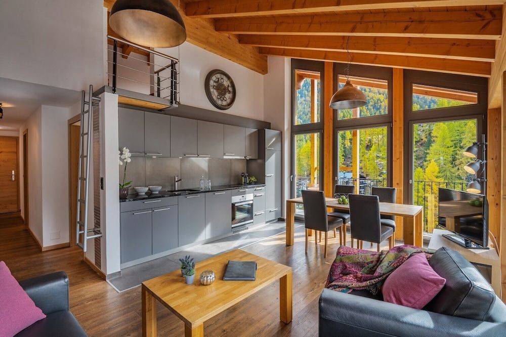 22 Summits Apartments Deluxe Apartment, 3 Bedrooms, Balcony (Apt. 410) 2