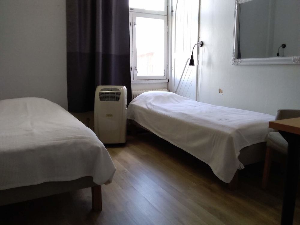 Wanhan Aseman Majatalo Basic Double or Twin Room, Shared Bathroom
