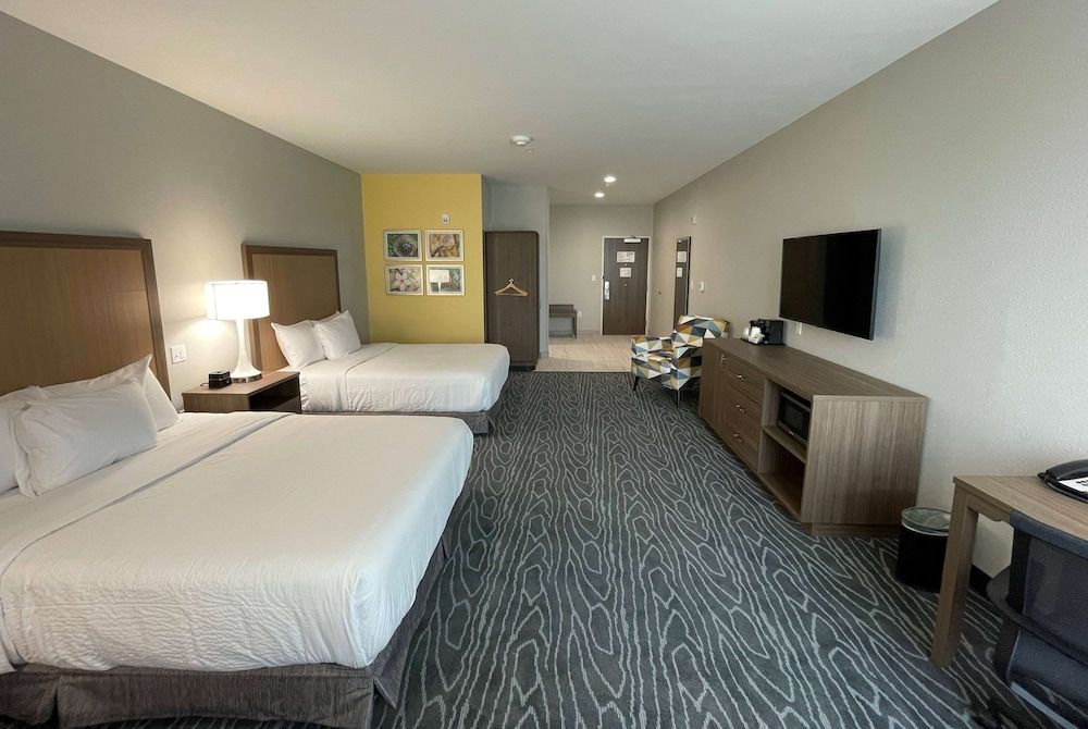 Room, 2 Queen Beds, Accessible, Non Smoking (Roll-In Shower)