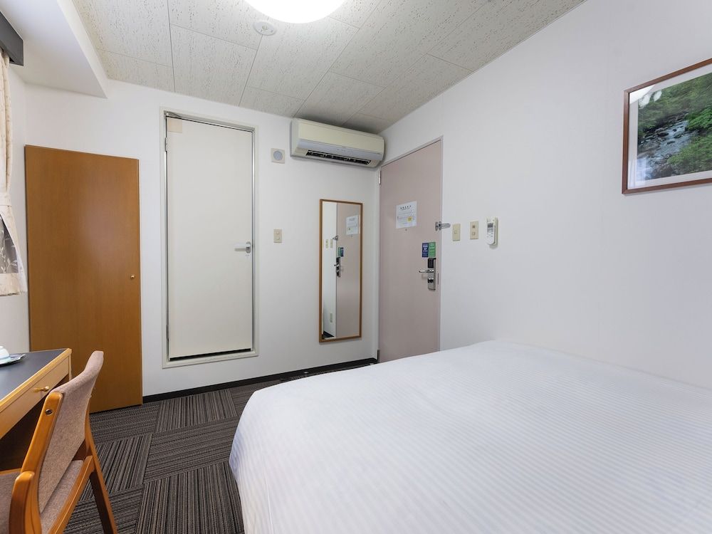 Spacious Single Room, Smoking