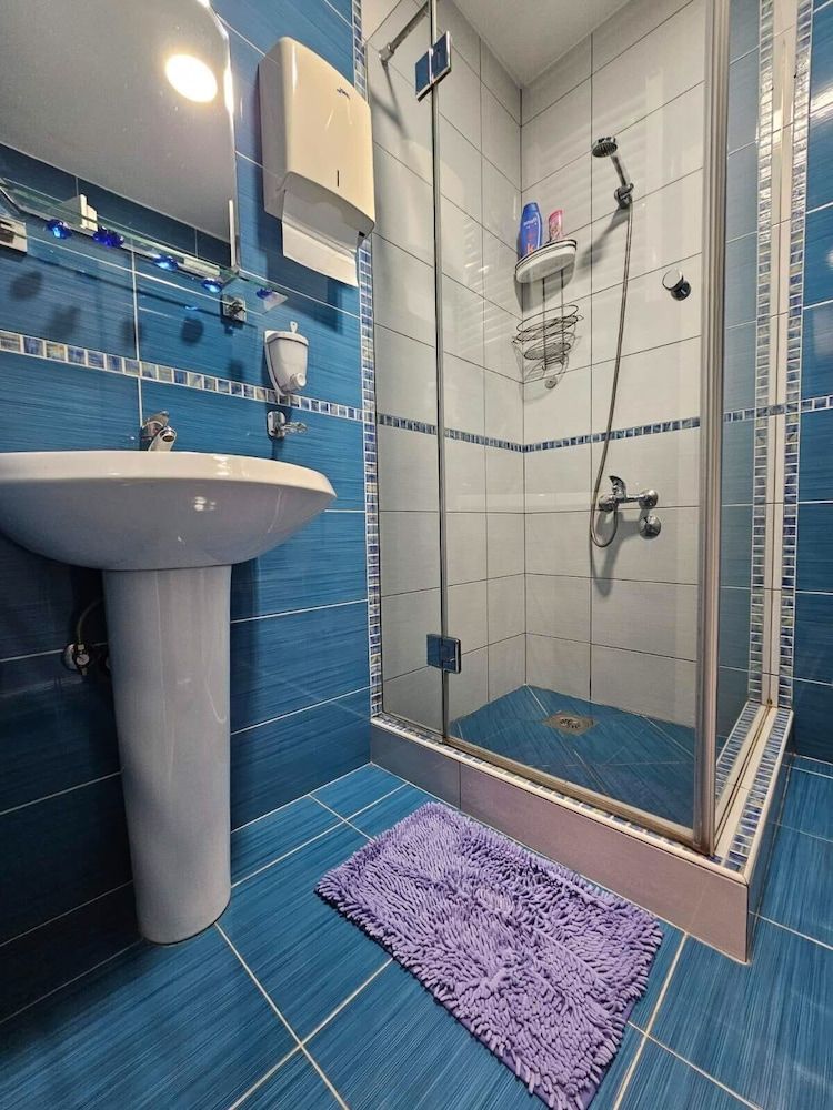 Apartments Aerodrom Deluxe Apartment, Multiple Beds, Garden View 5