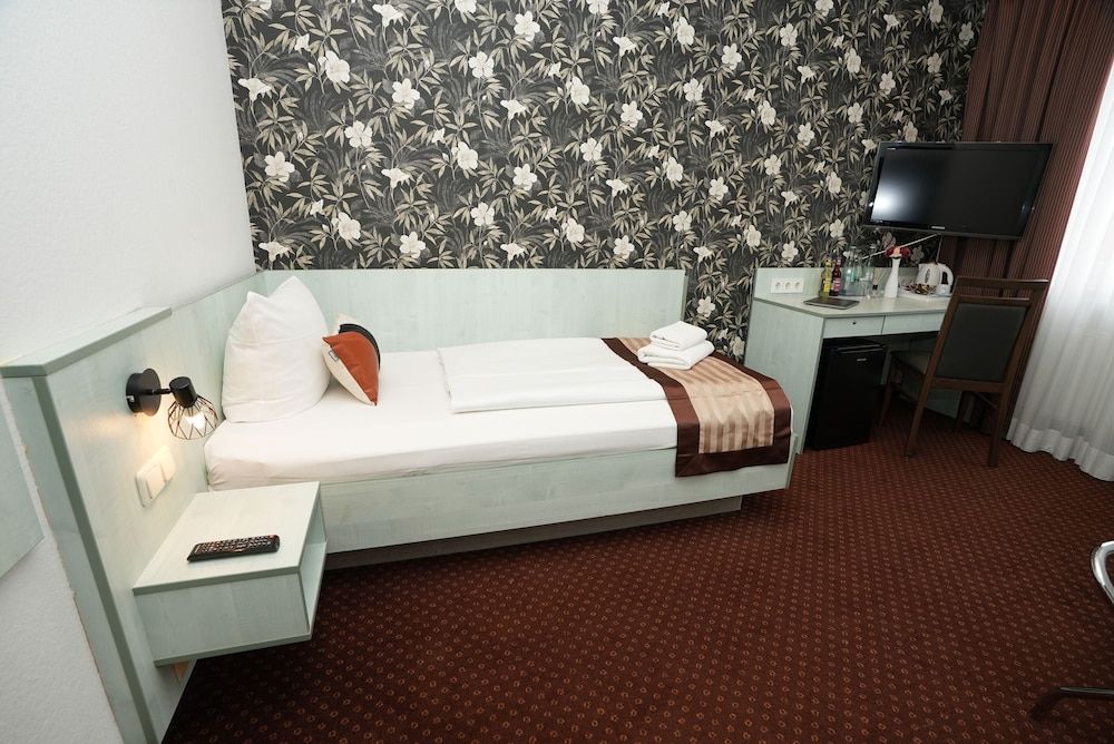 undefined Hotel Attaché 3