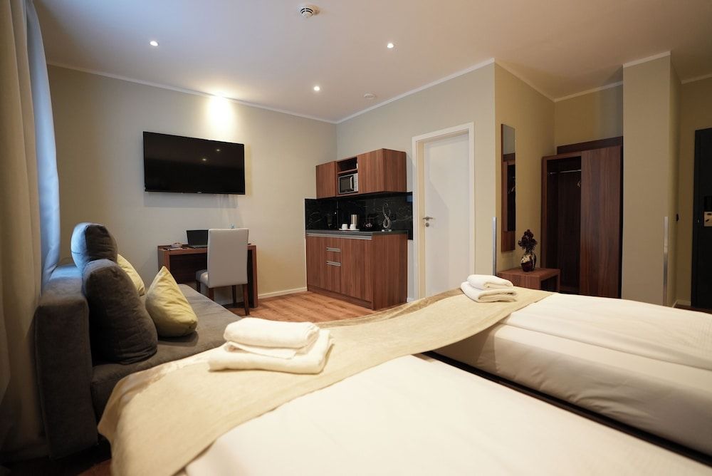 undefined Hotel Attaché