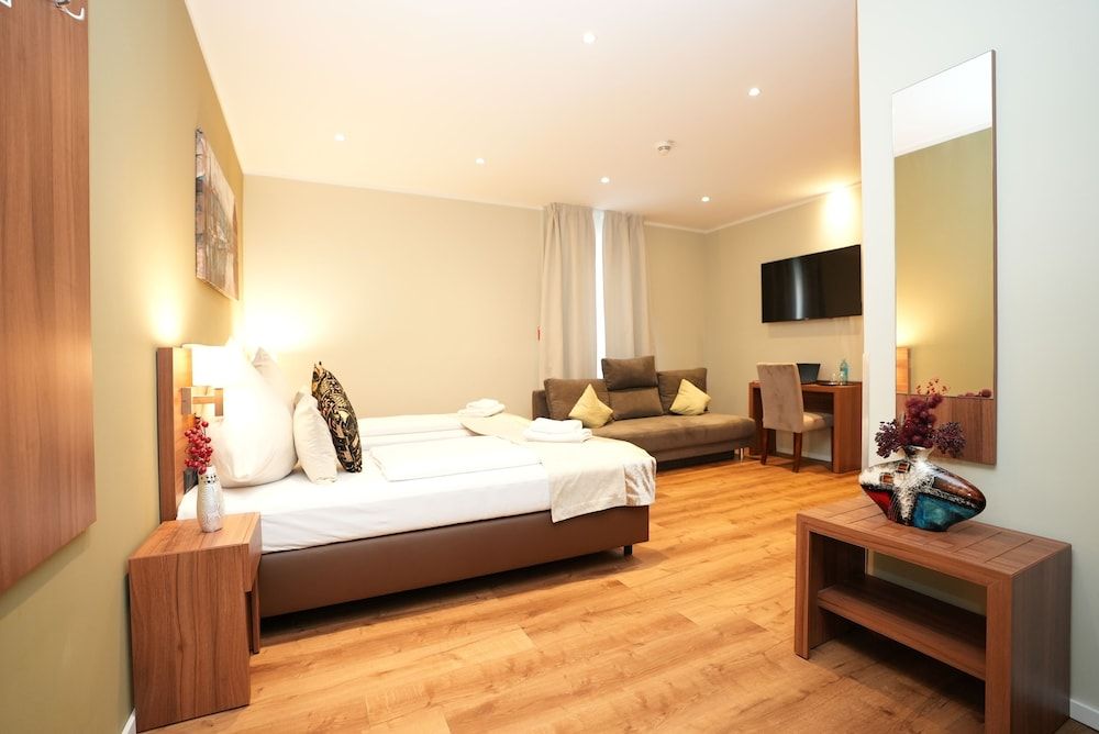 undefined Hotel Attaché 3